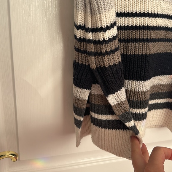 Sleeveless Sweater | Abercrombie & Fitch | Size S - Picture 4 of 4